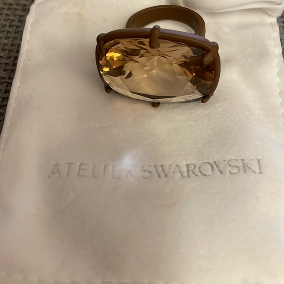 Atelier Swarovski collaboration with iconic brand, Lavin - Picture 1 of 6